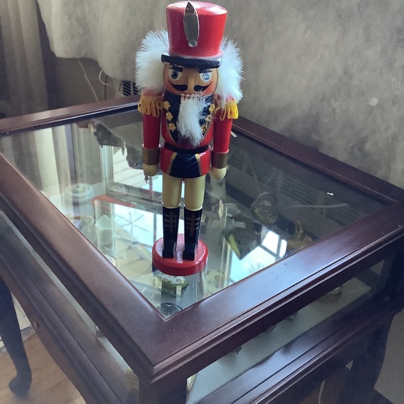 Wooden nutcracker - Picture 1 of 3